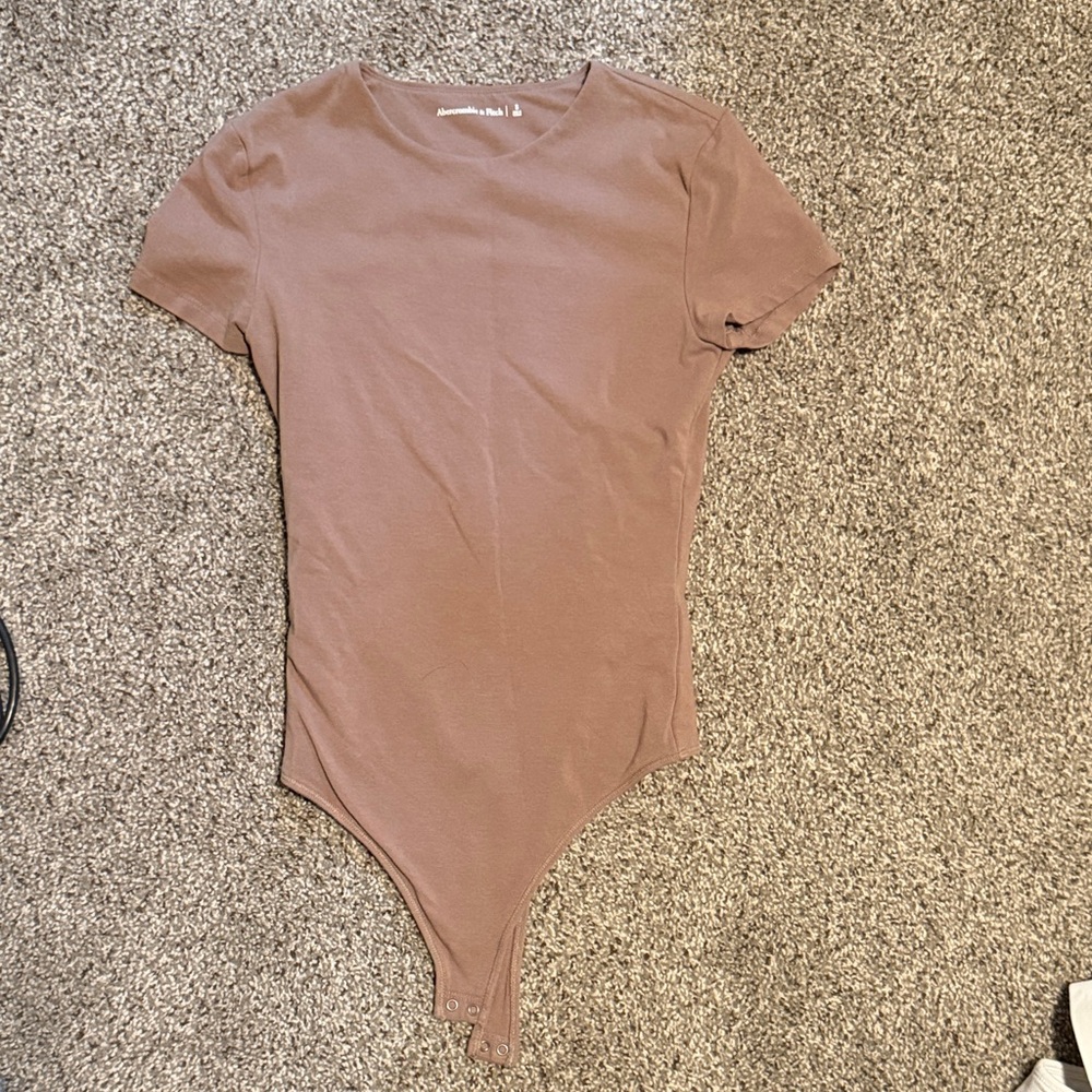 Abercrombie & Fitch Brown Crewneck Short Sleeve Bodysuit